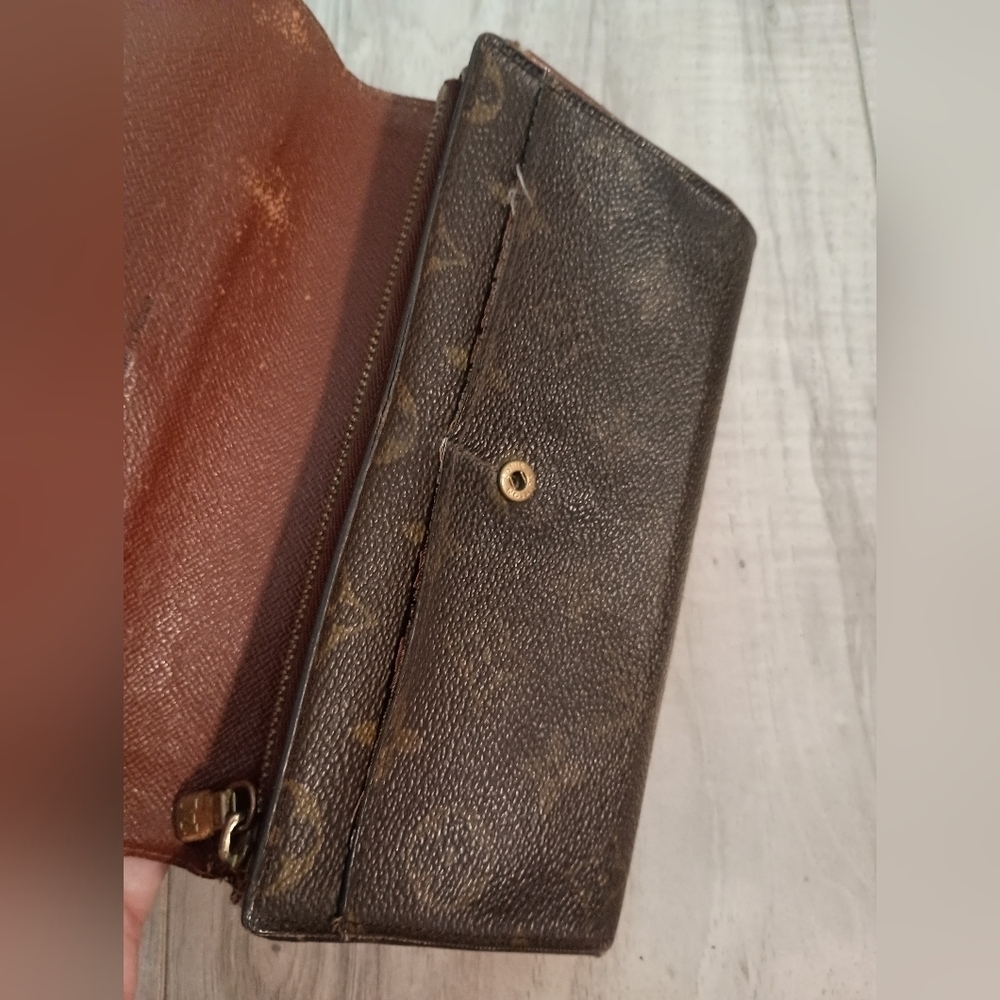 Authentic LOUIS VUITTON Monogram Portefeuille Sarah Long Wallet - Picture 8 of 10